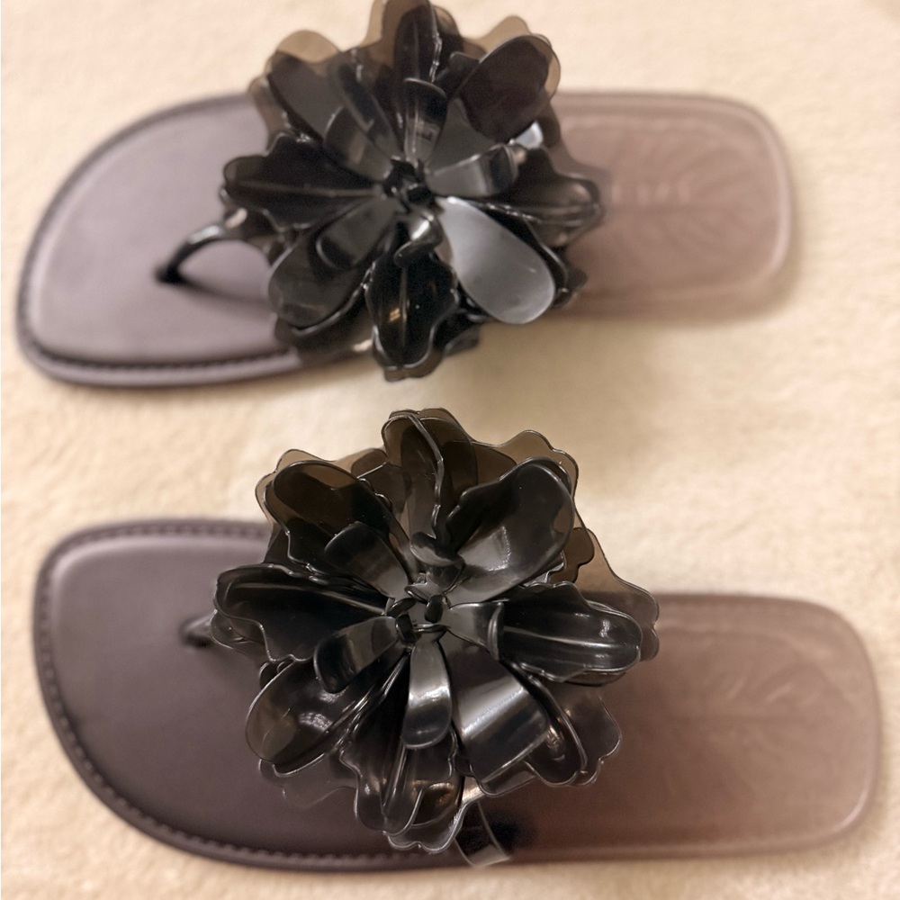 FARM Rio Black Floral Sandals - Picture 2 of 6